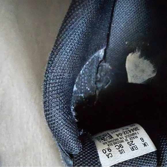 Puma Kids Black and White Sneakers - Picture 4 of 5